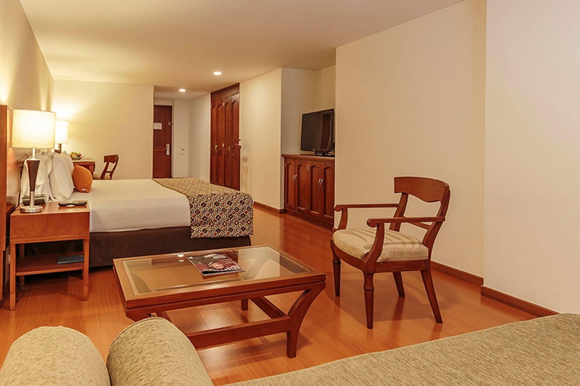 Hotel Estelar Suites Jones Богота Екстер'єр фото